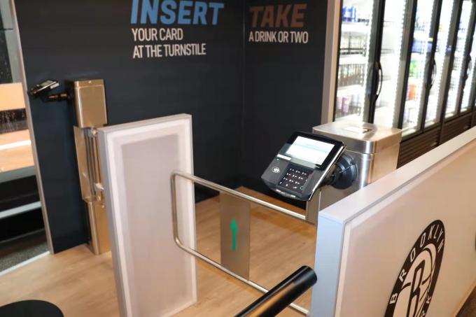 Controle de acesso Porta balançante de entrada Automática Porta de barreira balançante mecânica para supermercado 0